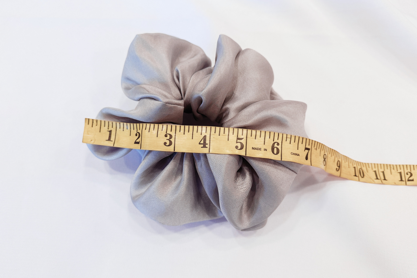 Naturally Dyed Hanbok Silk Scrunchie (Gray) - LEEHWA WEDDING