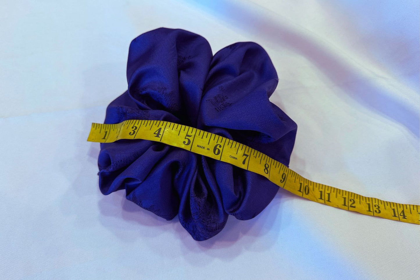 Naturally Dyed Hanbok Silk Scrunchie (Indigo Blue) - LEEHWA WEDDING