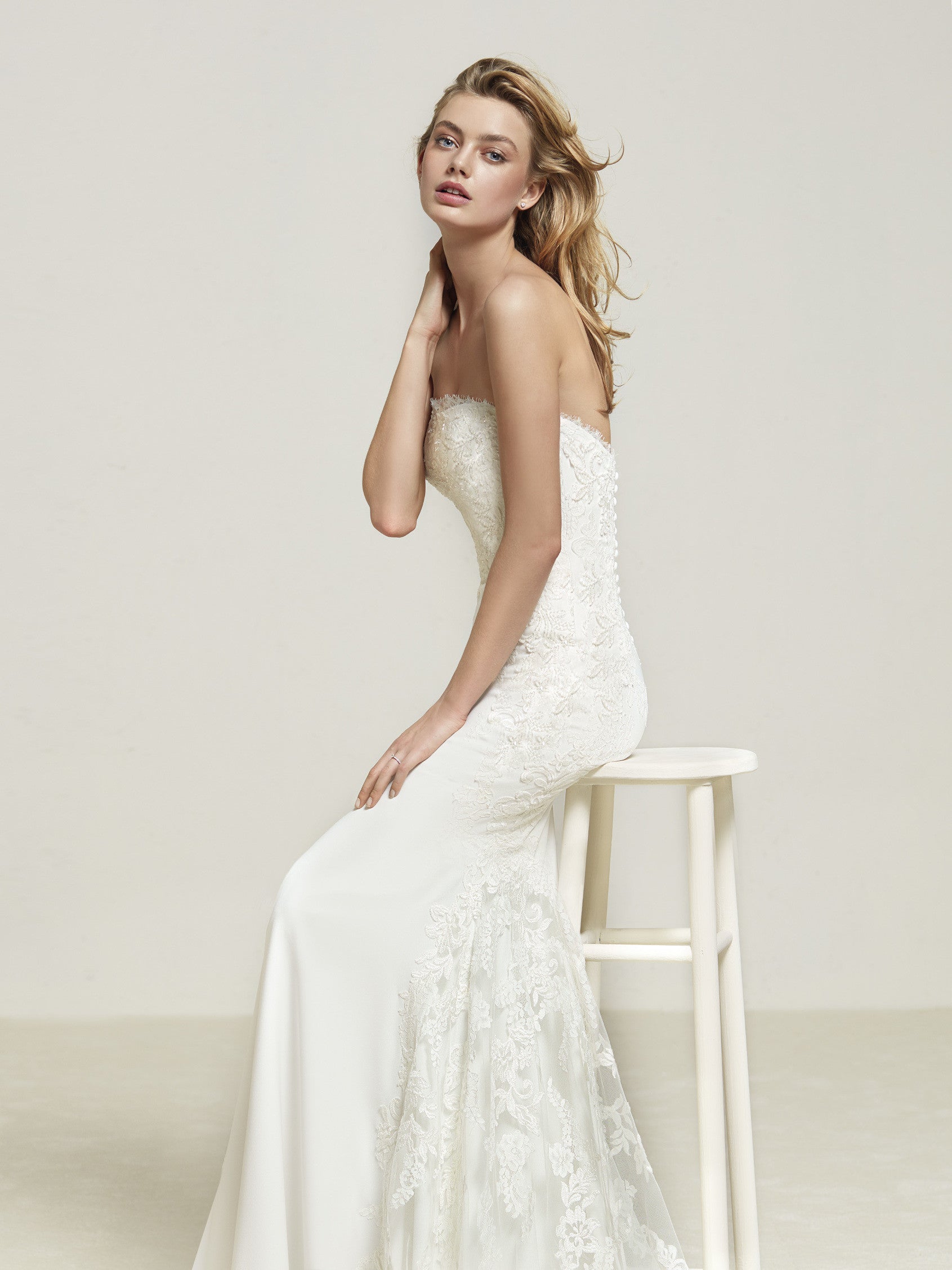 Pronovias Drenibi LEEHWA WEDDING & HANBOK Pronovias Drenibi LEEHWA WEDDING & HANBOK