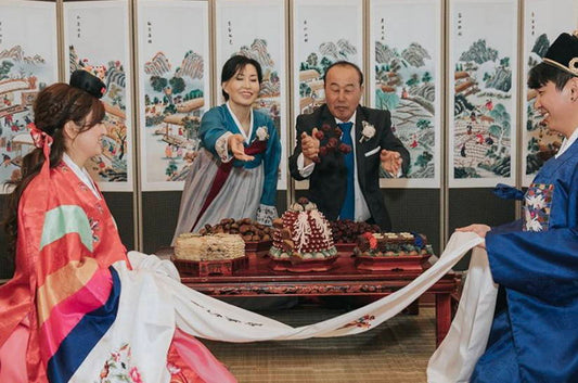 Paebaek Ceremony with LEEHWA WEDDING