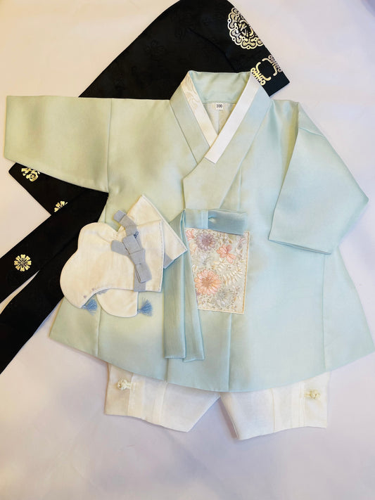 Claude 100day hanbok