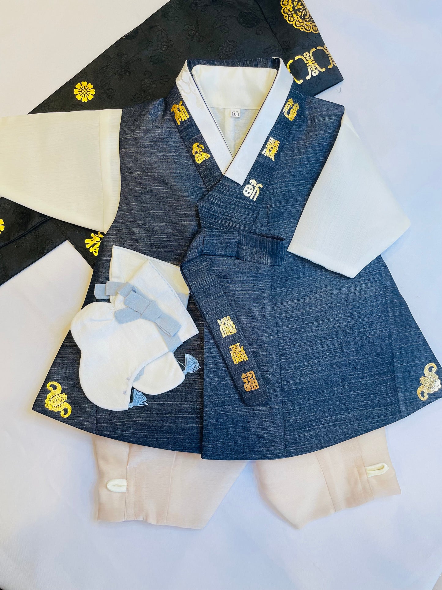 Elijah 100 Day Hanbok