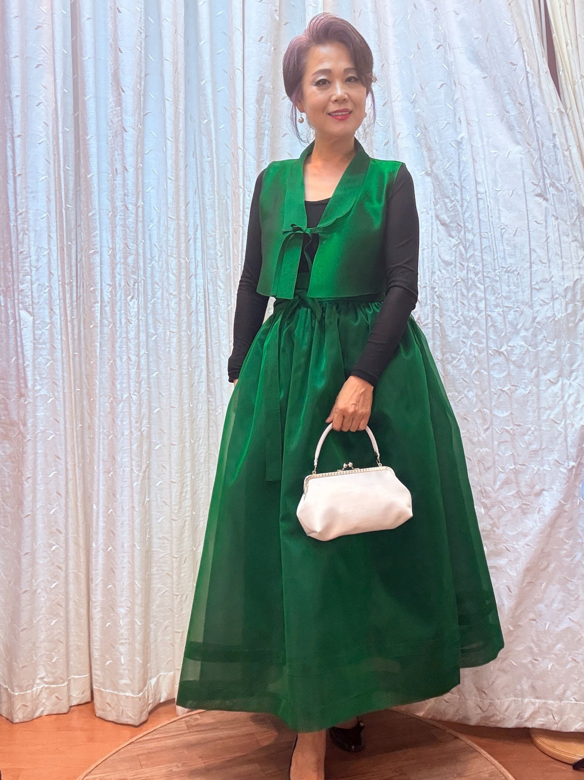 Emerald green Silk Organza Hanbok LEEHWA WEDDING & HANBOK Emerald green Silk Organza Hanbok LEEHWA WEDDING & HANBOK