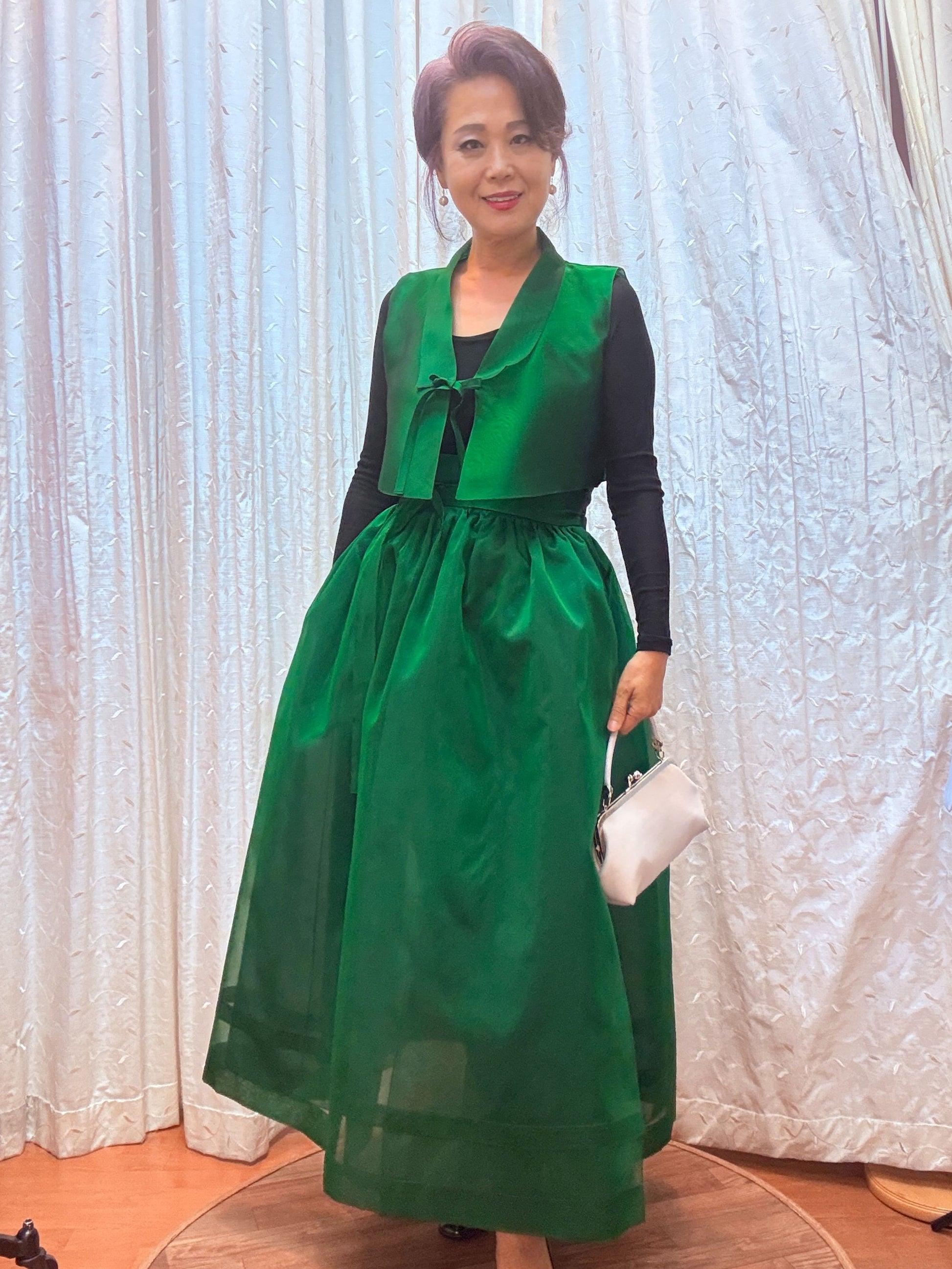Emerald green Silk Organza Hanbok LEEHWA WEDDING & HANBOK Emerald green Silk Organza Hanbok LEEHWA WEDDING & HANBOK