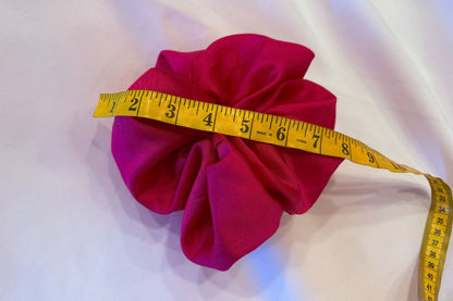Naturally Dyed Hanbok Silk Scrunchie (Magenta Pink) - LEEHWA WEDDING