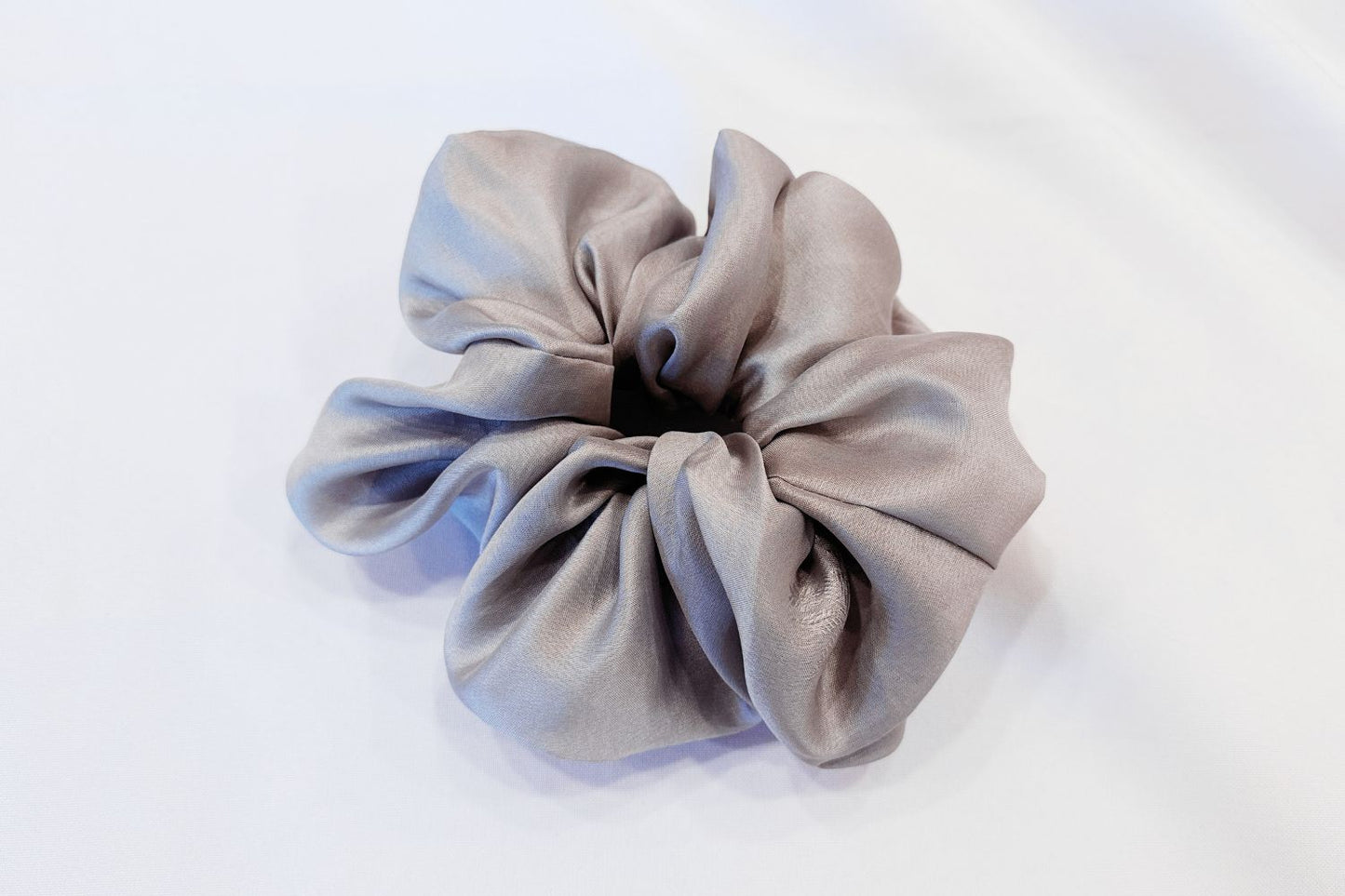 Naturally Dyed Hanbok Silk Scrunchie (Gray) - LEEHWA WEDDING