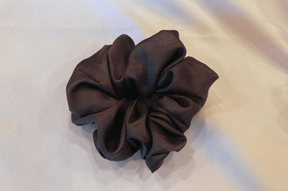 Naturally Dyed Hanbok Silk Scrunchie (Charcoal Gray) - LEEHWA WEDDING