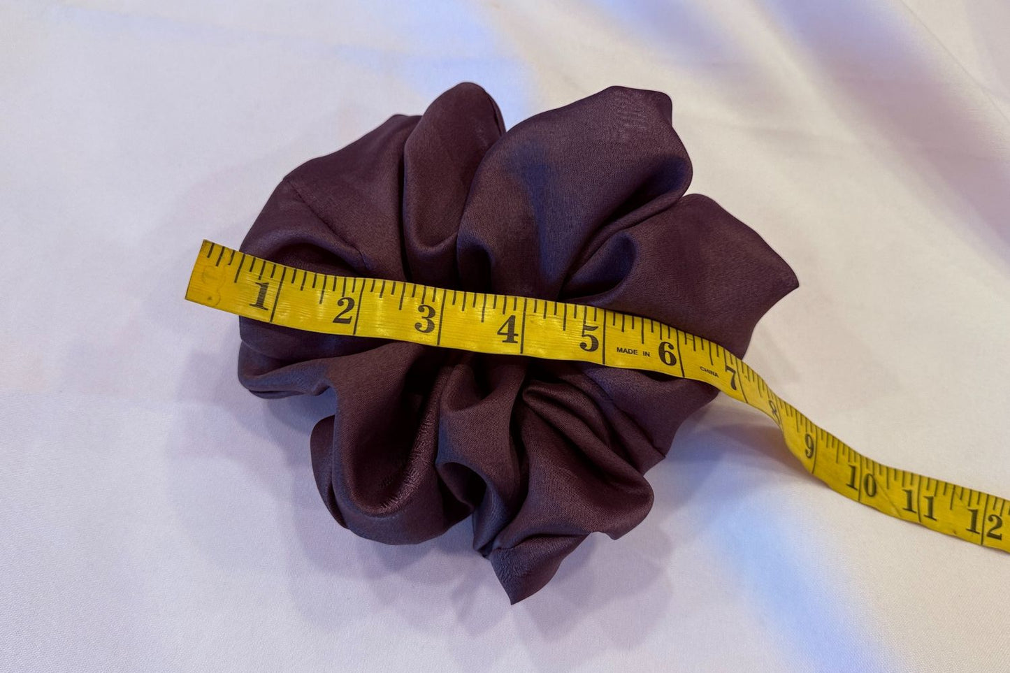Naturally Dyed Hanbok Silk Scrunchie (Charcoal Gray) - LEEHWA WEDDING