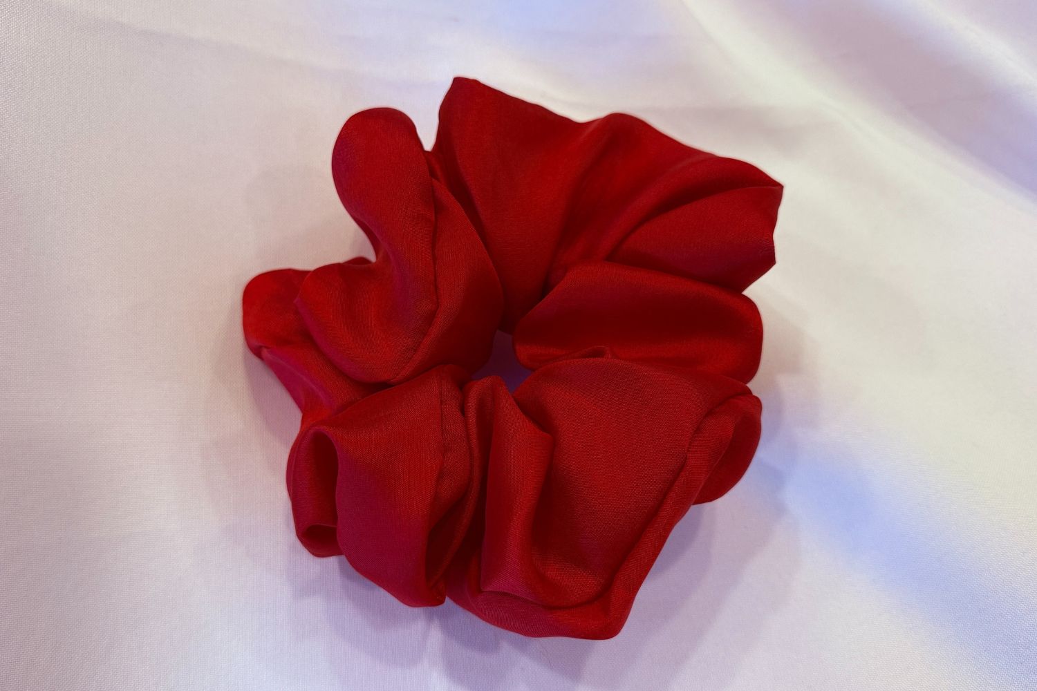 Naturally Dyed Hanbok Silk Scrunchie (Red) - LEEHWA WEDDING