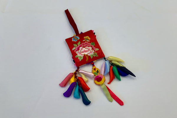 Bok Norigae (Blue/Burgundy/Pink/Red)