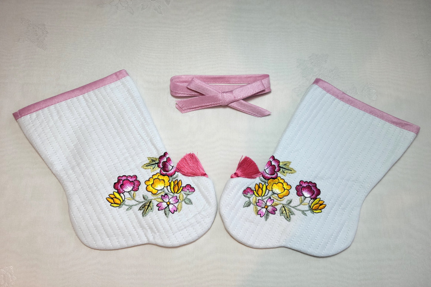 Dol Embroidery Tie Socks (Pink & Sky blue)