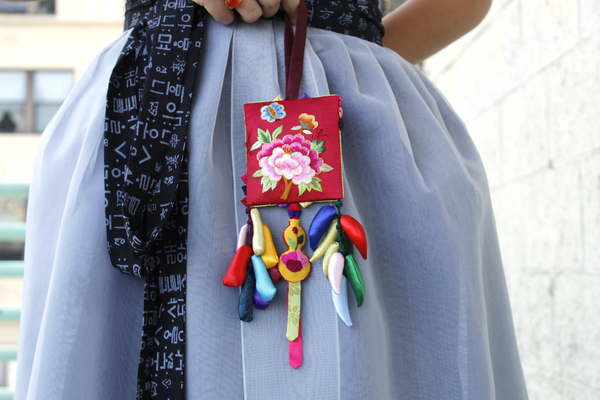 Bok Norigae (Blue/Burgundy/Pink/Red)