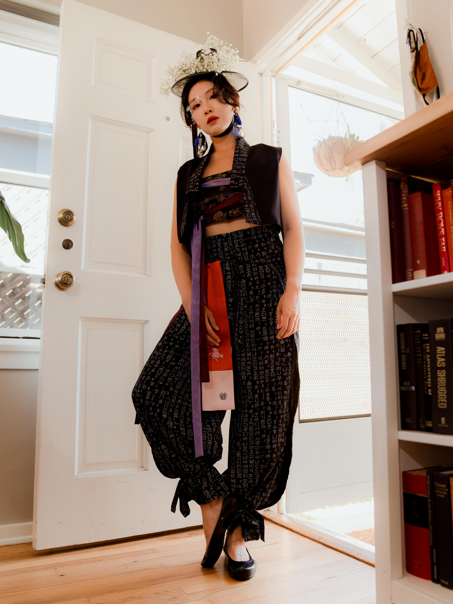 Modern Black Hangul Pants