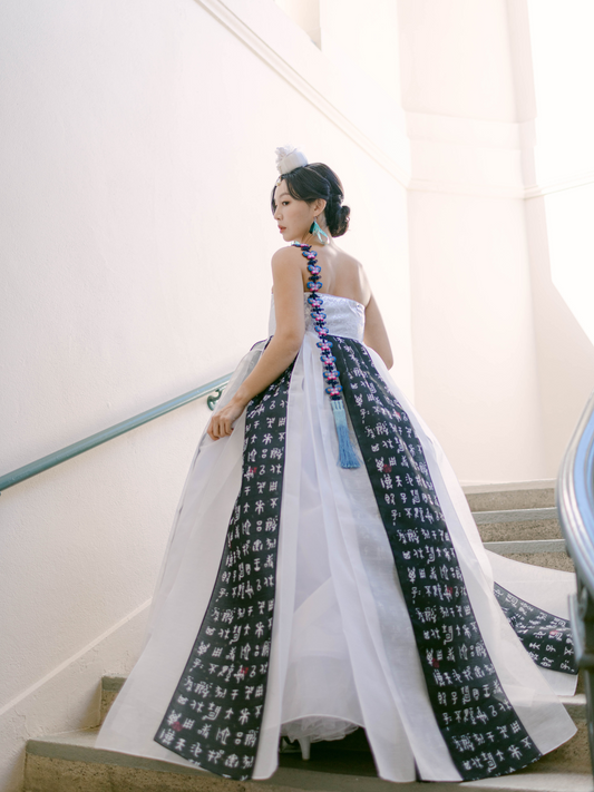 Bridal Hanbok LEEHWA WEDDING & HANBOK Bridal Hanbok LEEHWA WEDDING & HANBOK