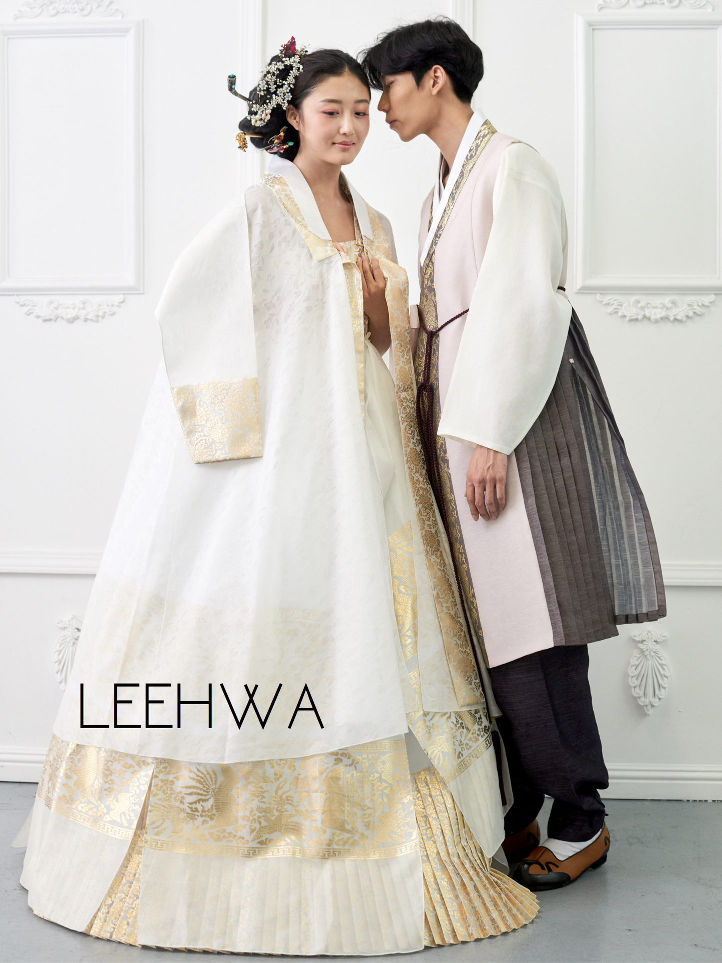 White and Gold Jangot Robe