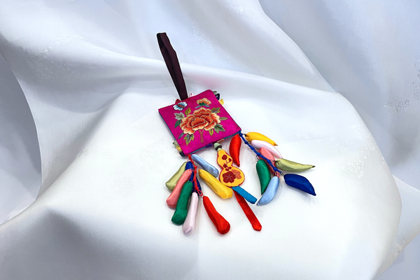Bok Norigae (Blue/Burgundy/Pink/Red)